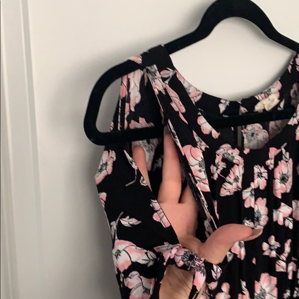 Beautiful maternity dress - Picture 3 of 6